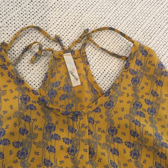 Summer - blouse - Picture 3 of 4